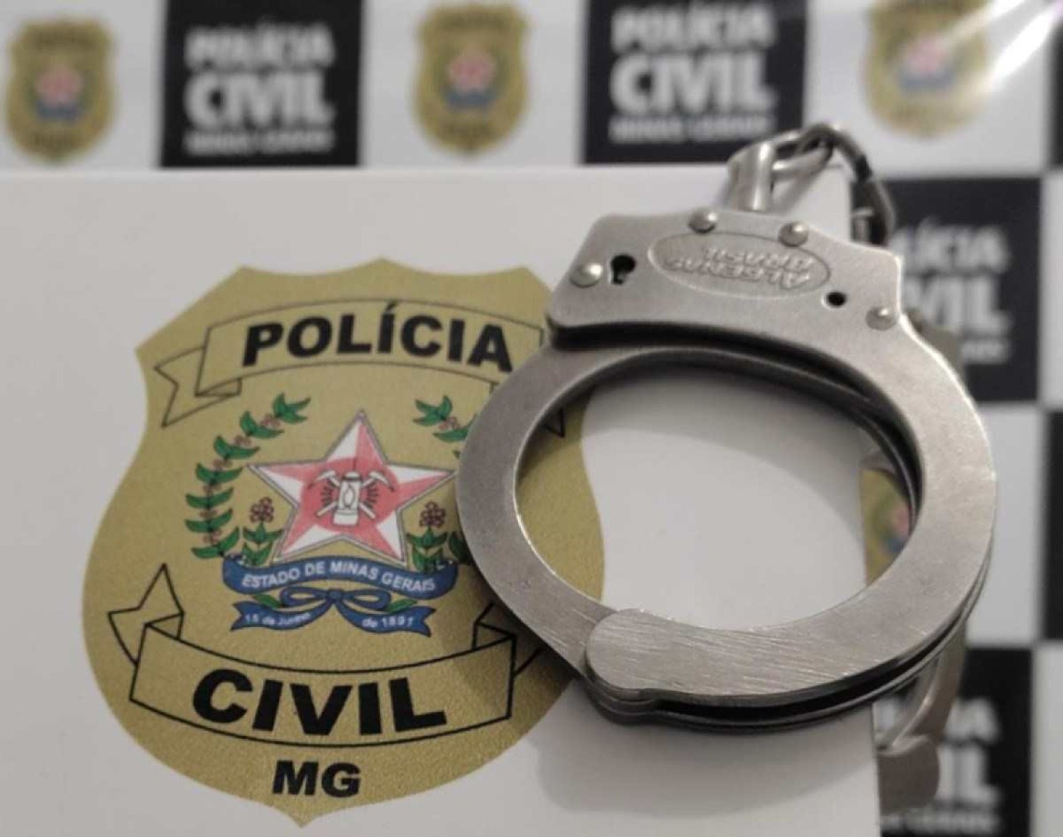 Pai é preso por estuprar as três filhas em Contagem