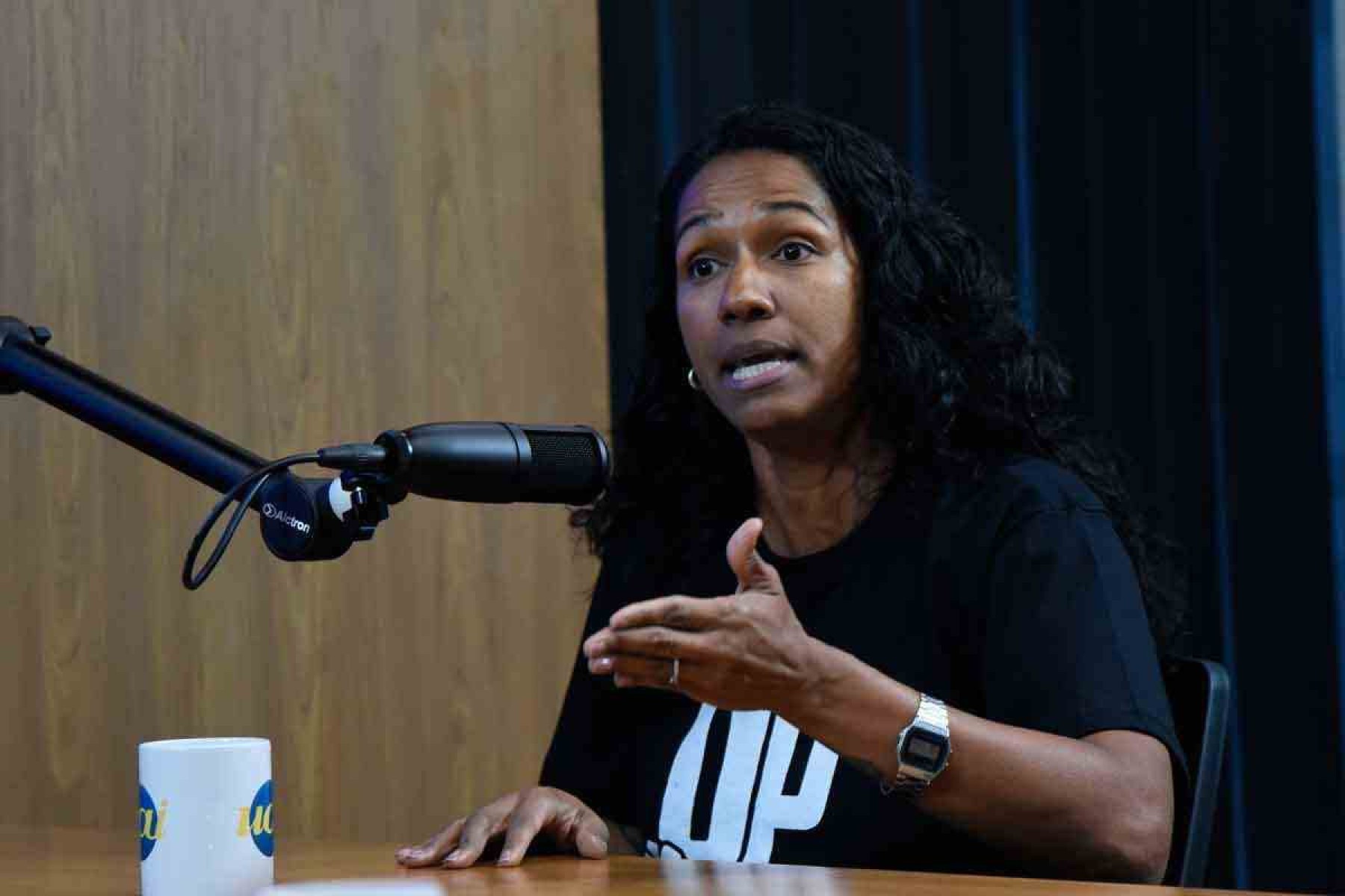 'É necessário enfrentar a máfia dos transportes', afirma Indira Xavier (UP)