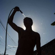Onda de calor: quem tem doença crônica precisa redobrar os cuidados - TERCIO TEIXEIRA / AFP