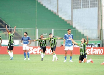 O desequilíbrio do time celeste neste início de temporada ficou evidente com a eliminação para o América nas semifinais -  (crédito: Alexandre Guzanshe/EM/D.A. Press)