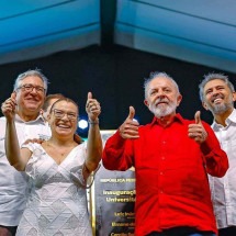 Lula, ao lado de ministros homens, reclama de ato sem discursos de mulheres - Ricardo Stuckert / PR