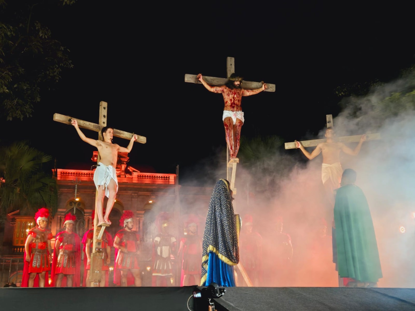 Encenação da Paixão de Cristo emociona fiéis na Praça da Liberdade-Jair Amaral/EM/DA. Press