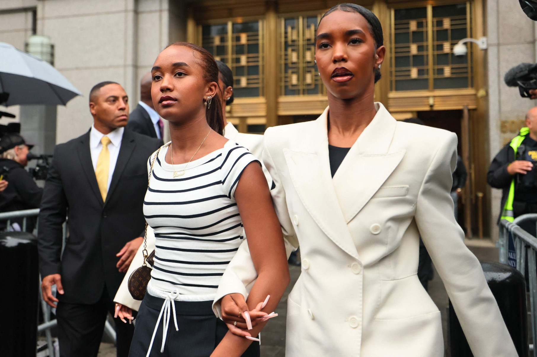 Chance e D'Lila Star, filhas de Sean 'Diddy' Combs, chegam à Corte Federal de Manhattan para assistir ao julgamento do pai