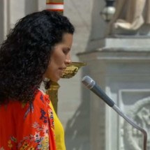 Brasileira faz leitura em missa inaugural do papa Leão XIV