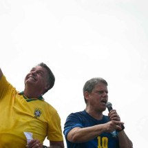 Ciúme e medo de traição no ninho bolsonarista - Mauro Pimentel/AFP